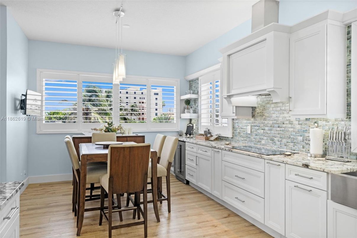 Dining room, Interior, Pendant Lights, Water, Wood Texture Flooring