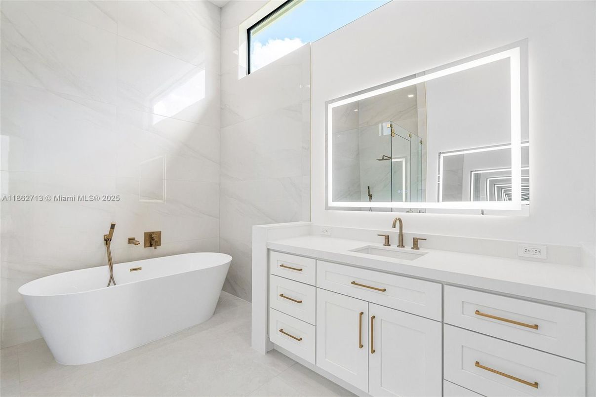 Bathroom, Dual Sink Vanities, Free Standing Baths, Interior, Marble Walls