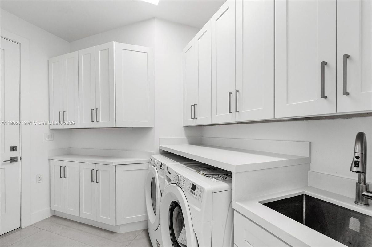 Interior, Washer