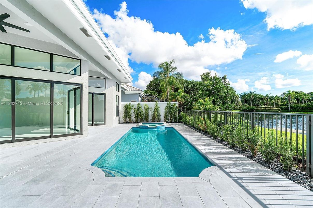 Exterior, Pool, Water