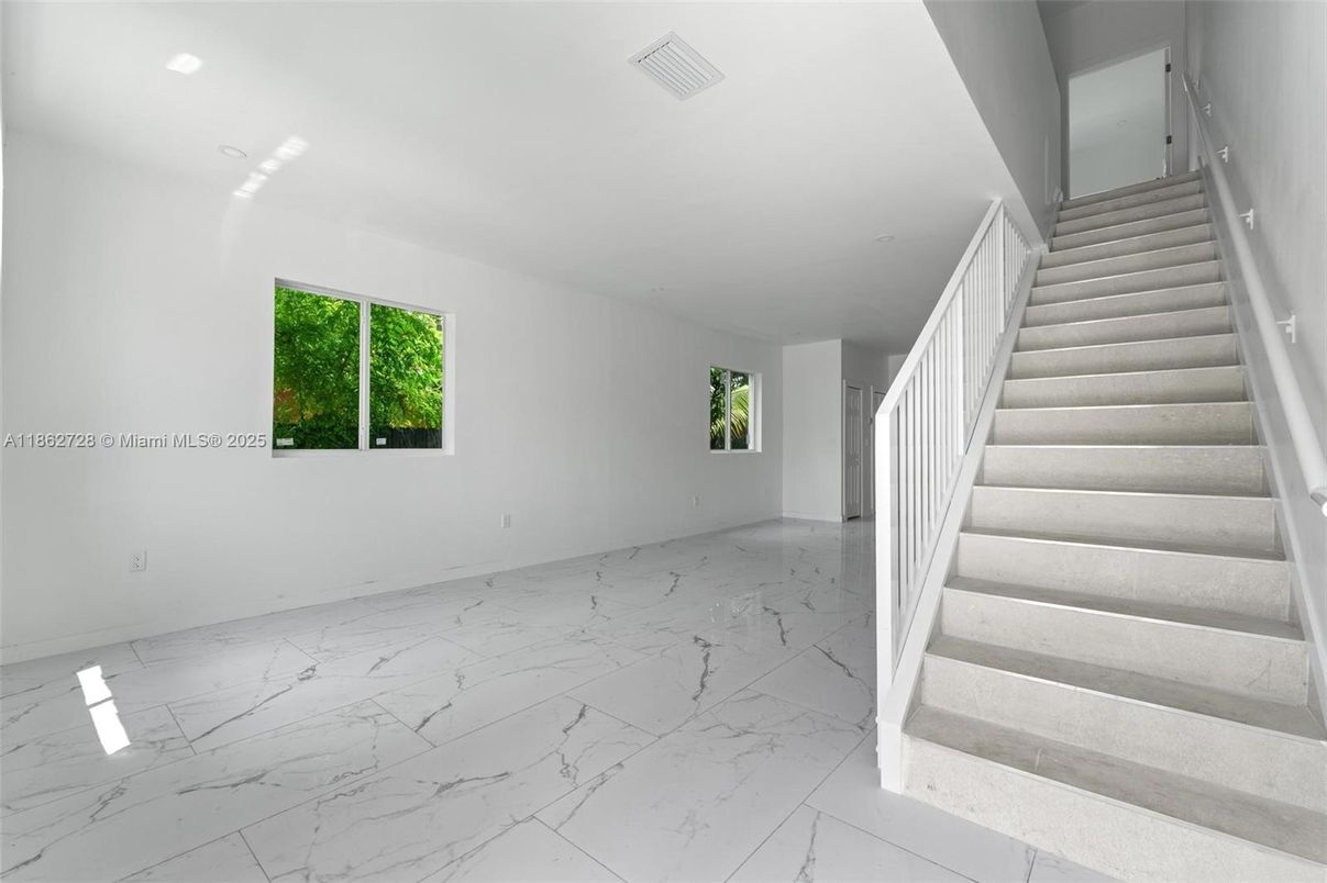 Empty room, Interior, Marble, Recessed Lighting