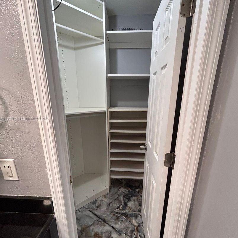 Interior, Walk-in Closets