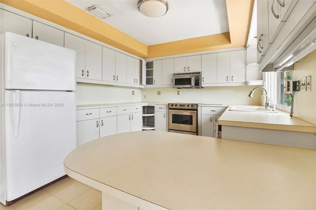 Interior, Kitchen, Stainless Steel Appliances