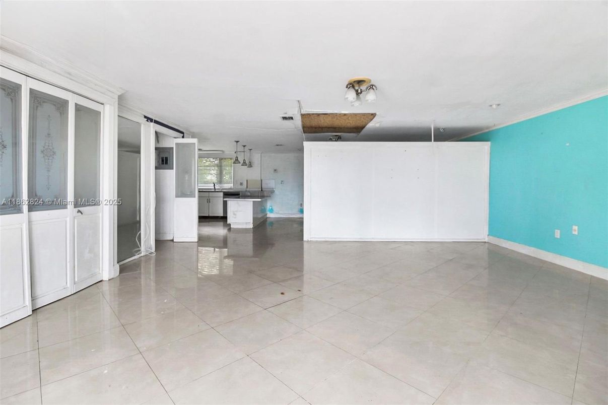 Empty room, Interior, Kitchen