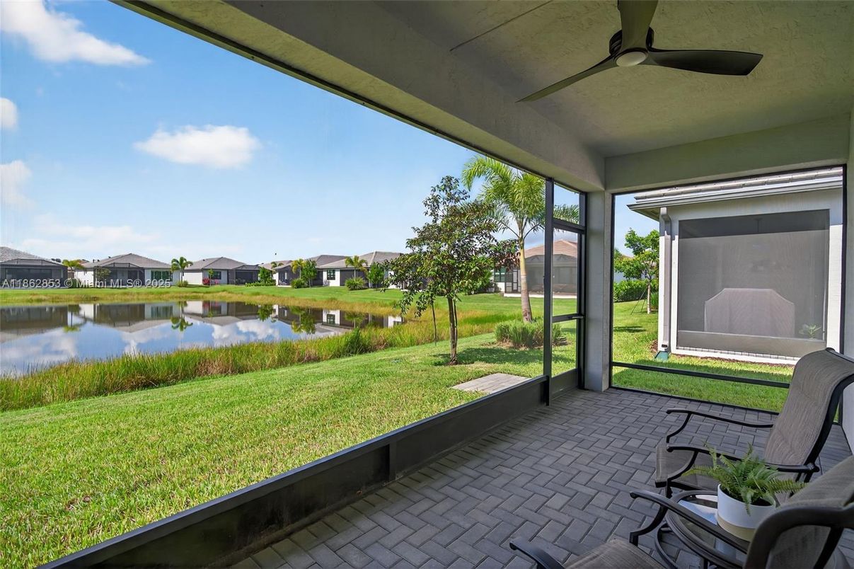 Interior, Sun Room, Water
