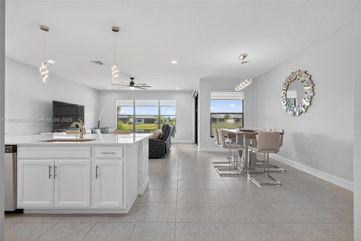 Dining room, Interior, Kitchen, Pendant Lights, Recessed Lighting