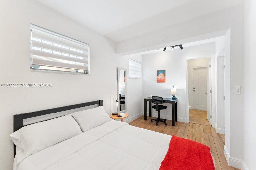 Bedroom, Home Office, Interior, Wood Texture Flooring