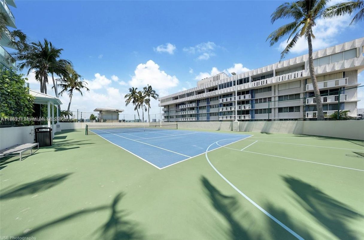 Exterior, Tennis Courts