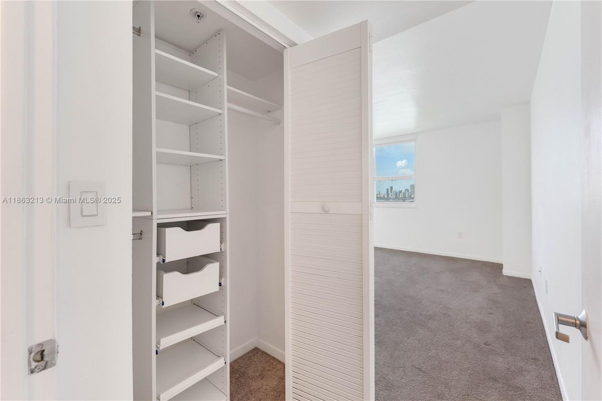 Interior, Walk-in Closets
