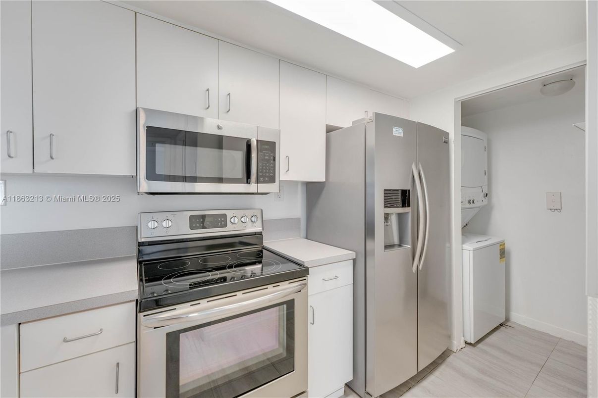 Interior, Kitchen, Stainless Steel Appliances, Washer