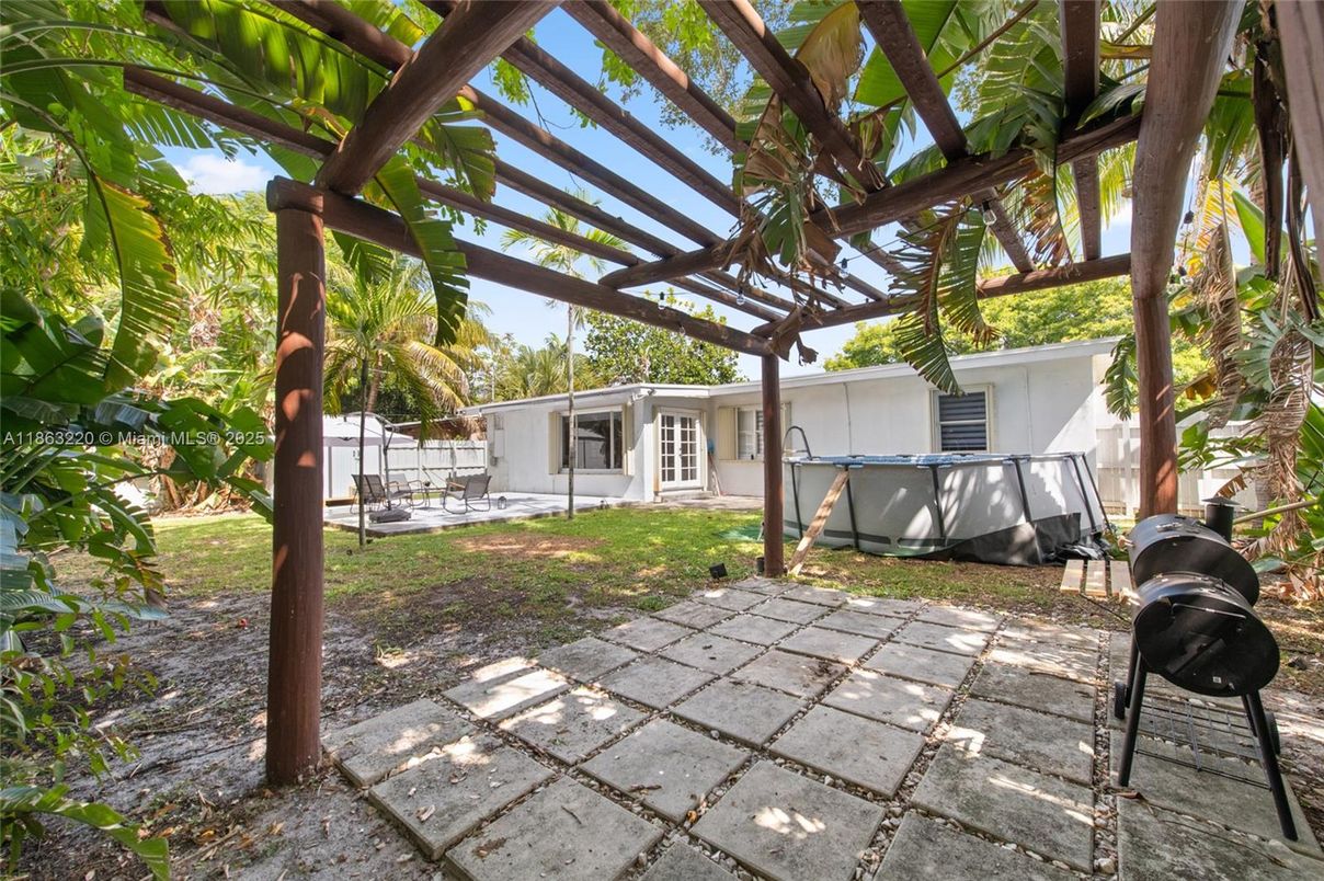 Backyard, Exterior