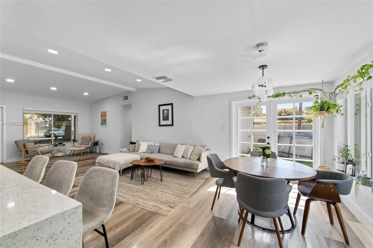 Dining room, Interior, Living room, Recessed Lighting, Wood Texture Flooring
