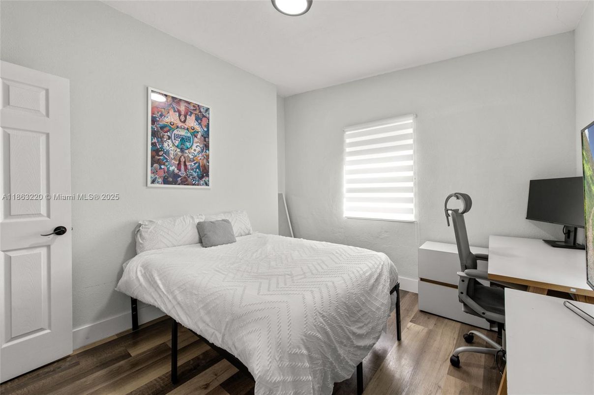 Bedroom, Home Office, Interior, Recessed Lighting, Wood Texture Flooring