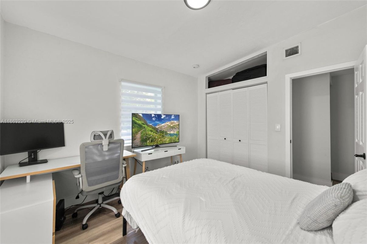Bedroom, Home Office, Interior, Recessed Lighting, Wood Texture Flooring