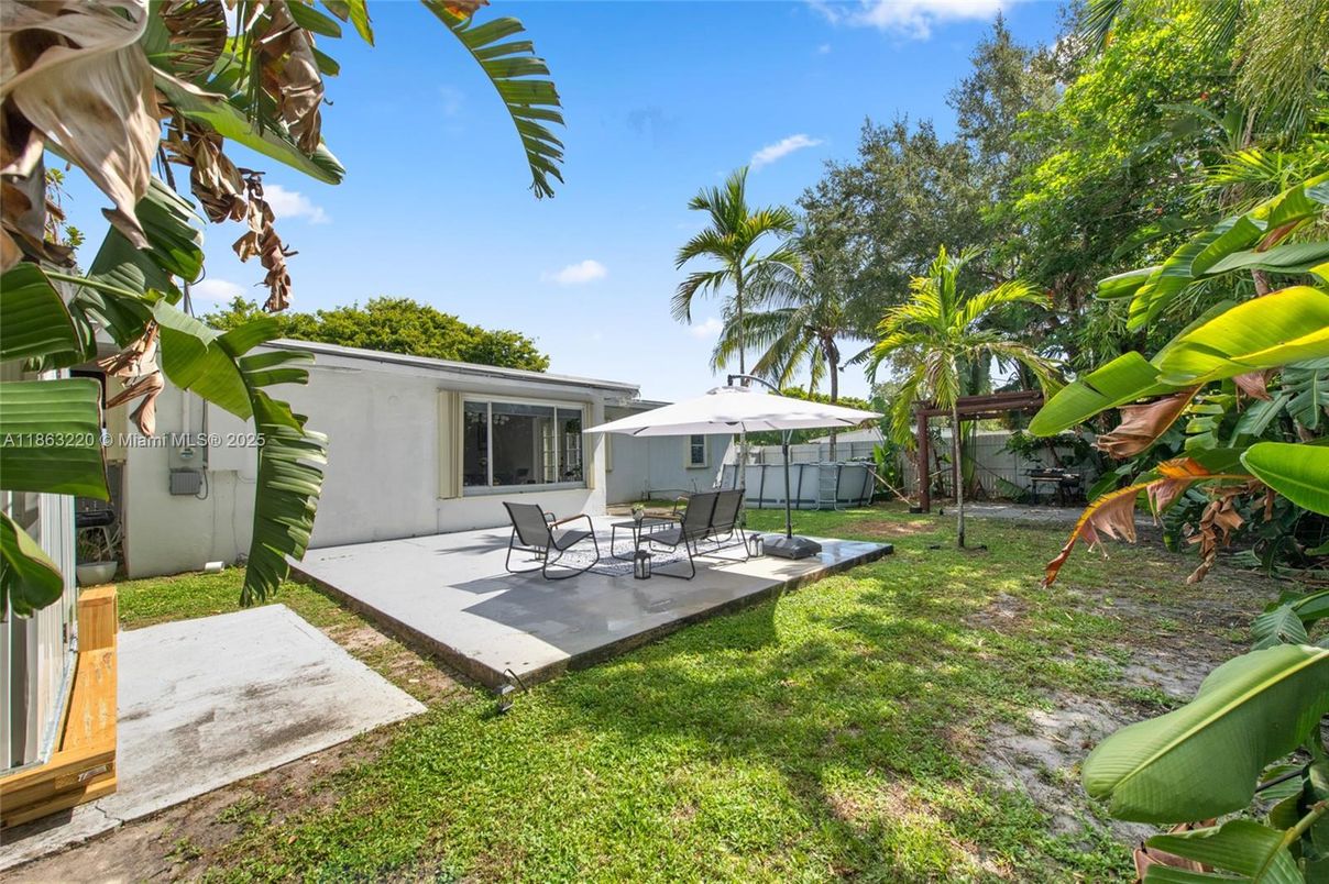 Backyard, Exterior