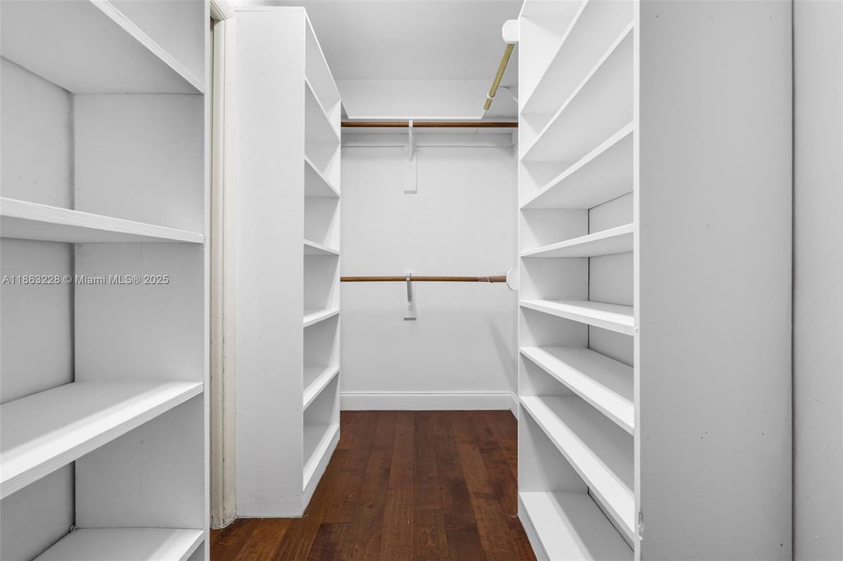 Interior, Walk-in Closets, Wood Texture Flooring