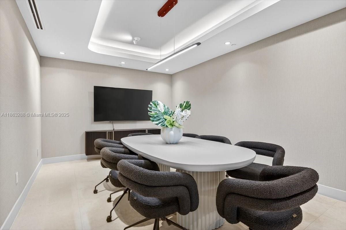 Dining room, Interior, Recessed Lighting