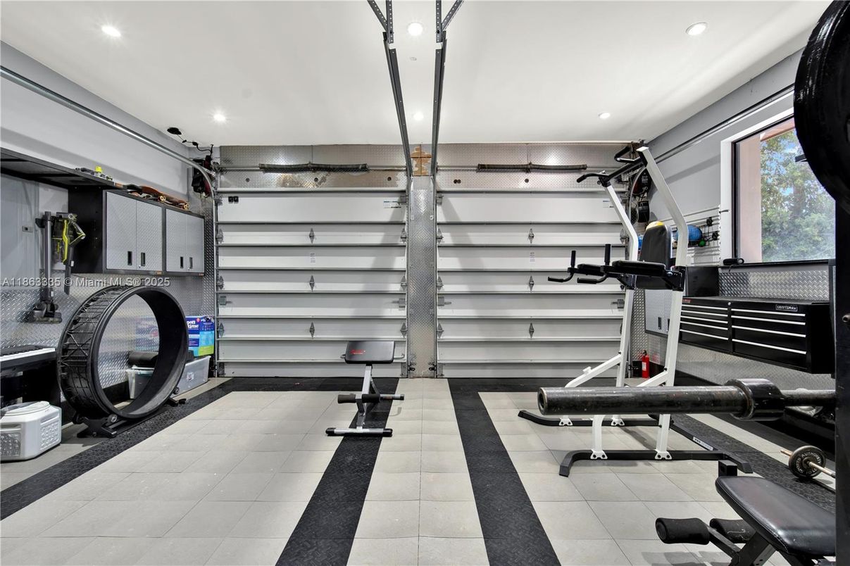 Fitness Equipment, Garage, Interior, Recessed Lighting