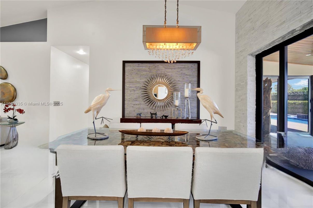 Chandelier, Dining room, Interior