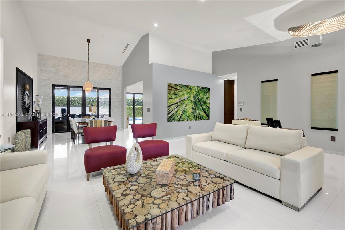 Dining room, Interior, Living room, Pendant Lights, Recessed Lighting