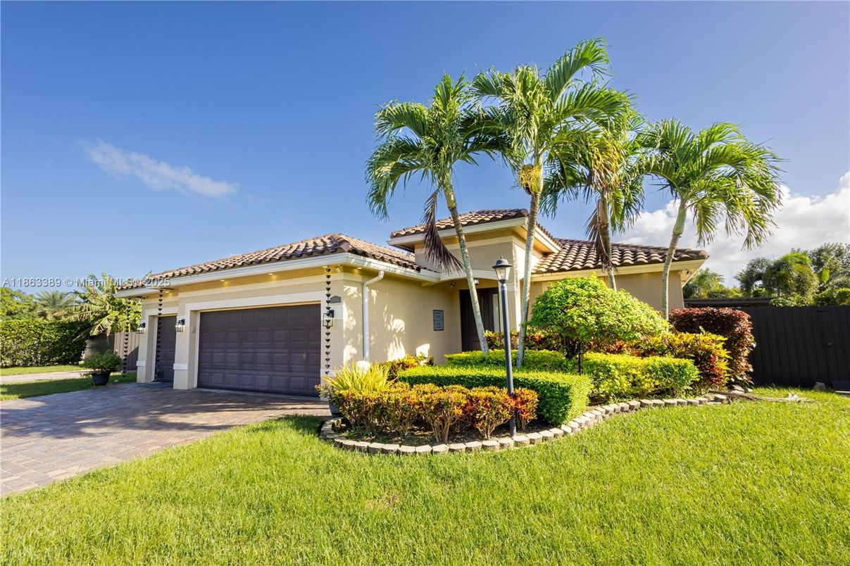 Attached, Backyard, Exterior, Facade, Mediterranean