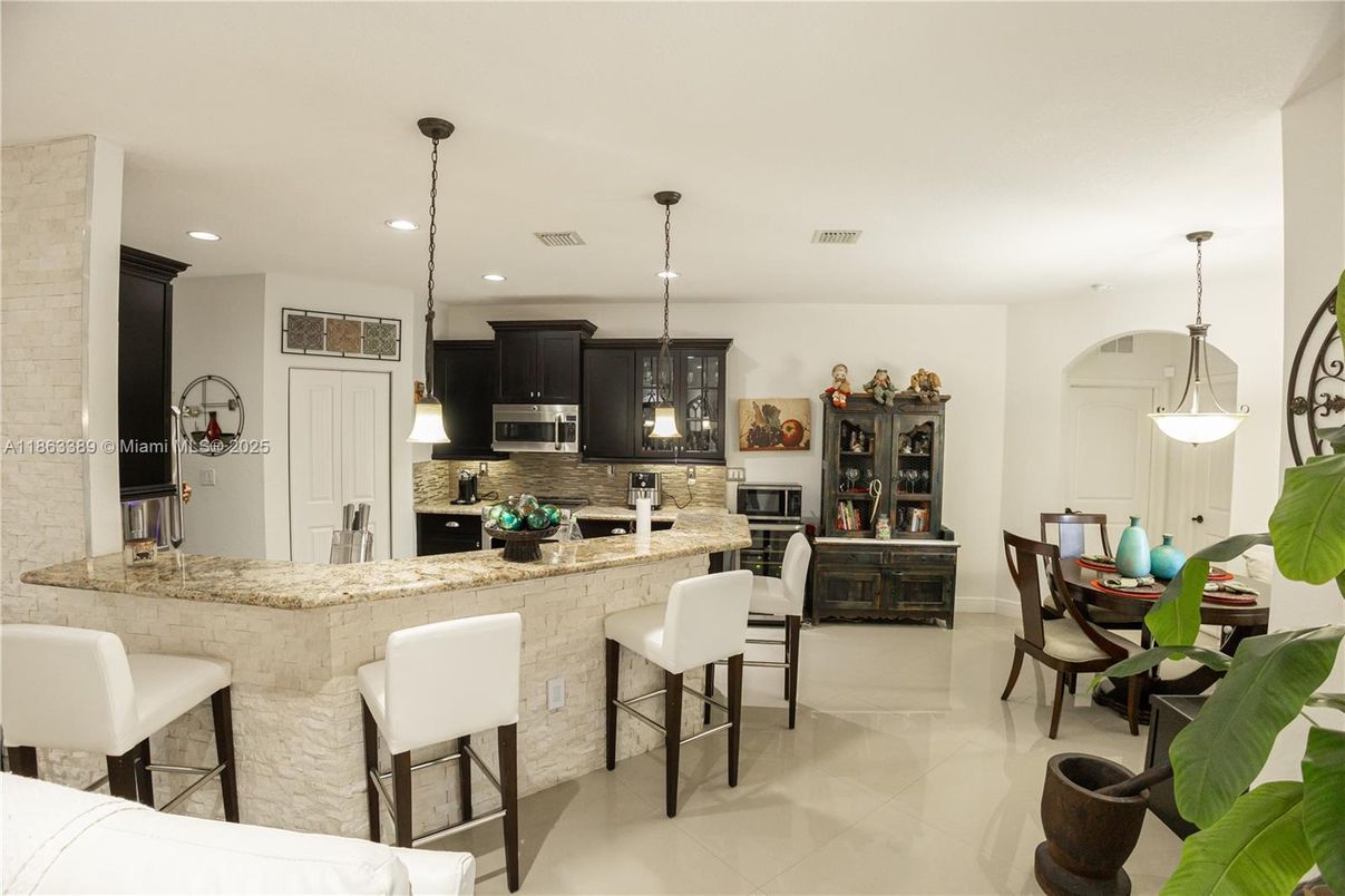 Dining room, Interior, Kitchen, Pendant Lights, Recessed Lighting