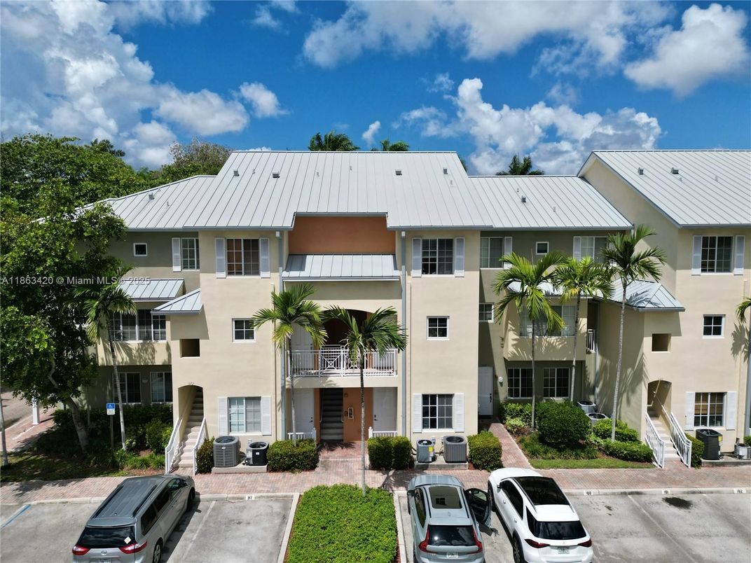 Exterior, Facade, Condo Building