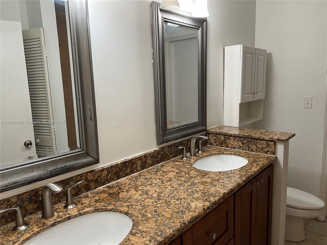 Bathroom, Dual Sink Vanities, Interior
