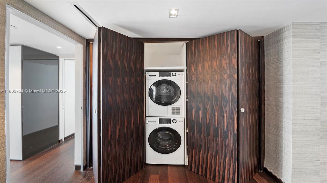 Interior, Recessed Lighting, Utility Closets, Washer, Wood Texture Flooring