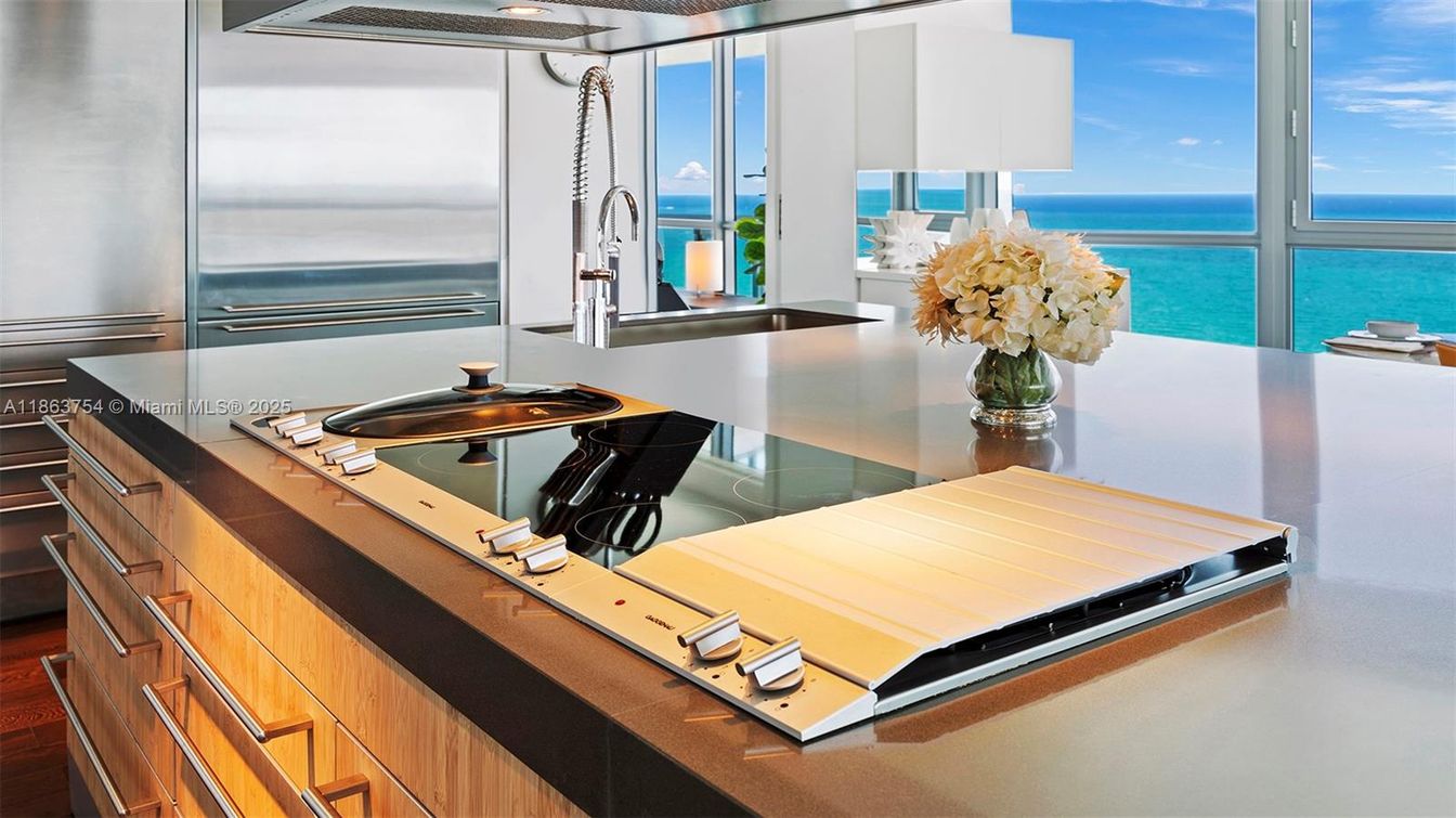Interior, Kitchen, Stainless Steel Appliances, Water