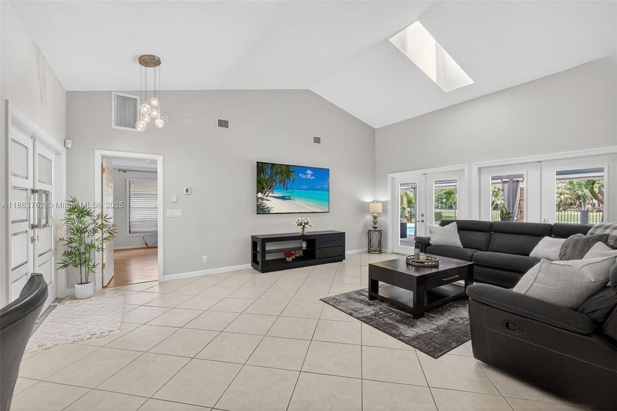 Interior, Living room, Pendant Lights