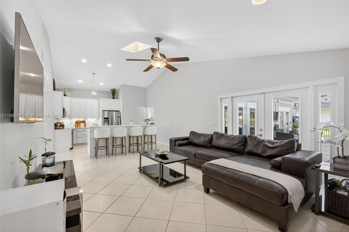 Interior, Kitchen, Living room, Pendant Lights, Recessed Lighting