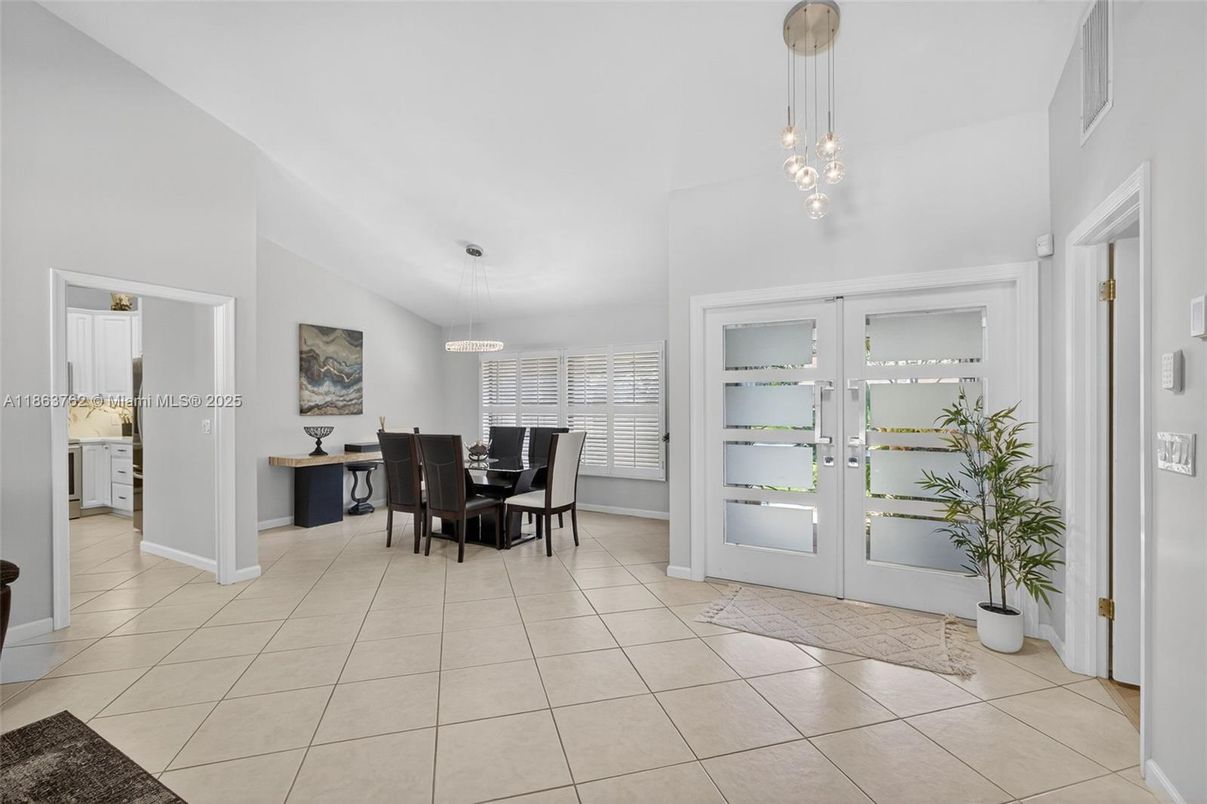 Dining room, Interior, Pendant Lights