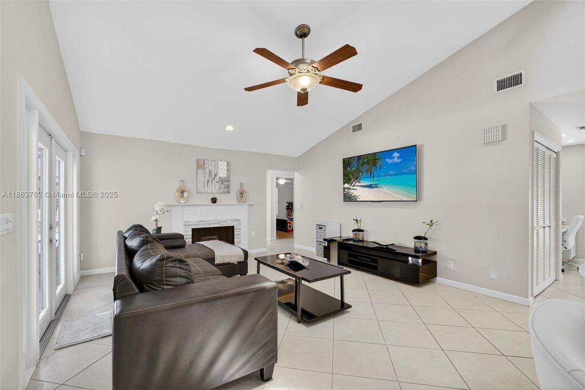 Fireplace, Interior, Living room, Recessed Lighting