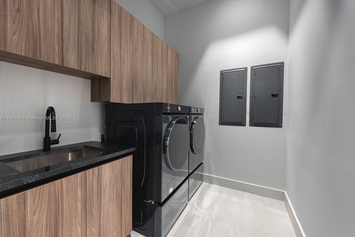 Interior, Washer