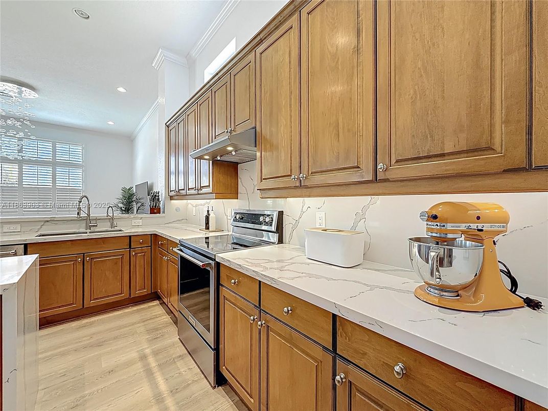 Interior, Kitchen, Recessed Lighting, Wood Texture Flooring