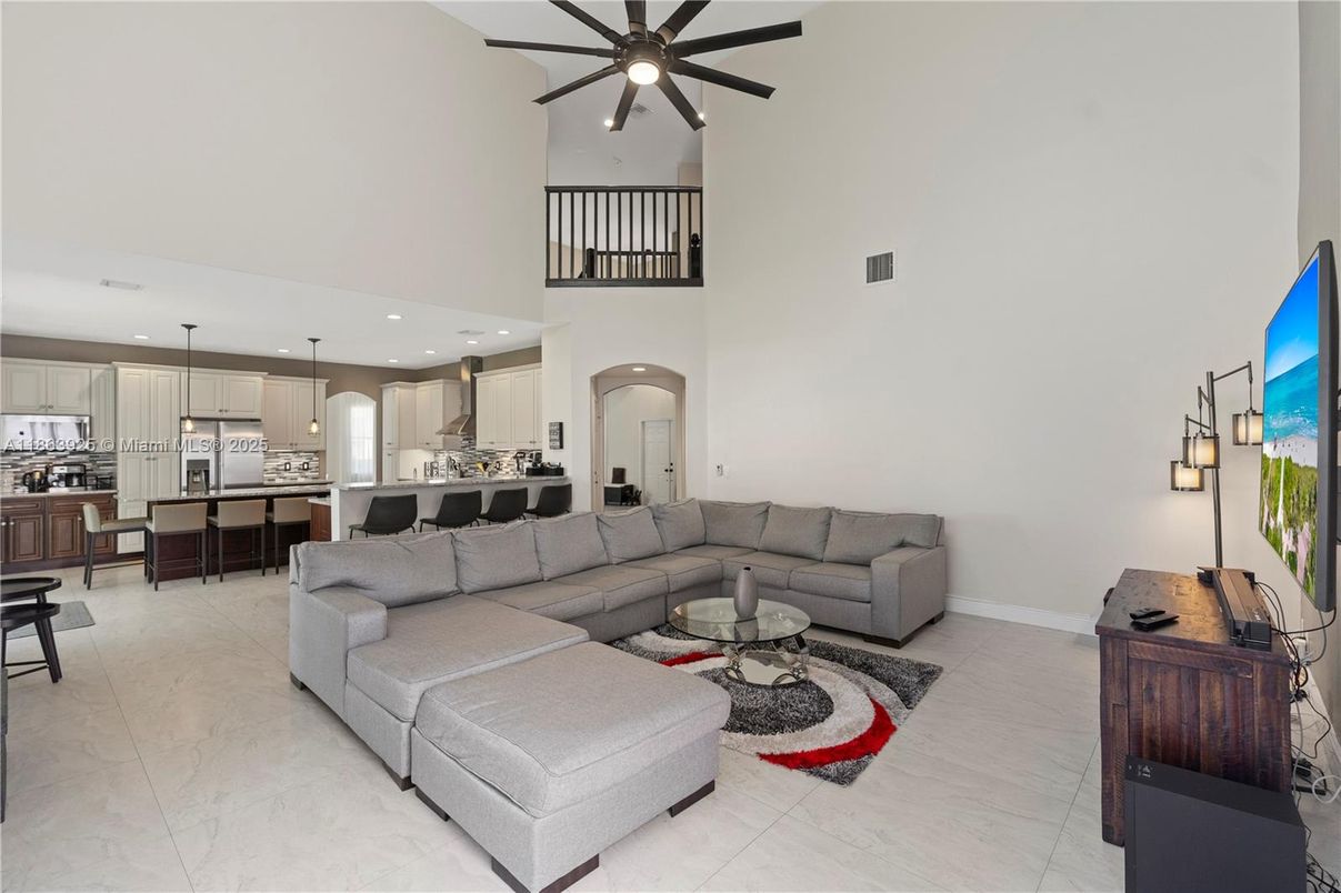 Interior, Kitchen, Living room, Marble, Pendant Lights, Recessed Lighting