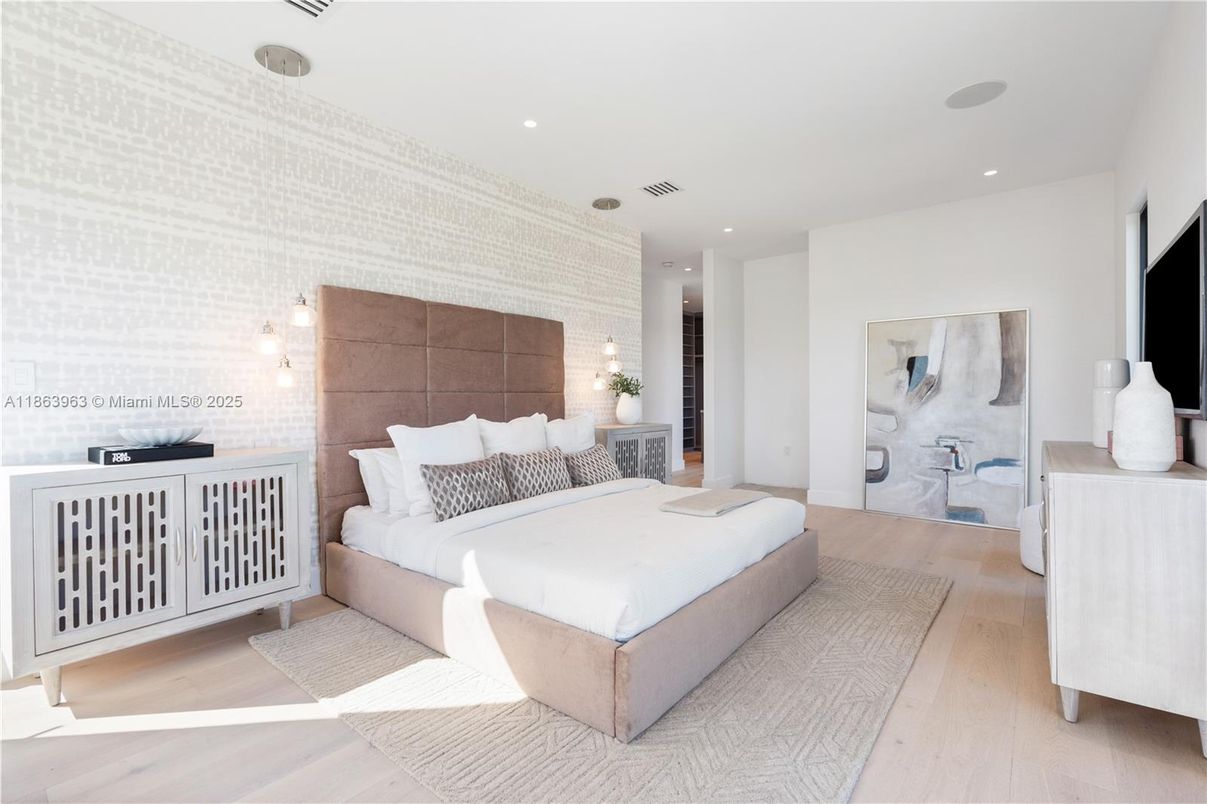 Bedroom, Interior, Pendant Lights, Recessed Lighting, Wood Texture Flooring