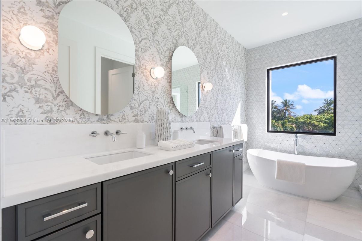 Bathroom, Dual Sink Vanities, Free Standing Baths, Interior, Recessed Lighting