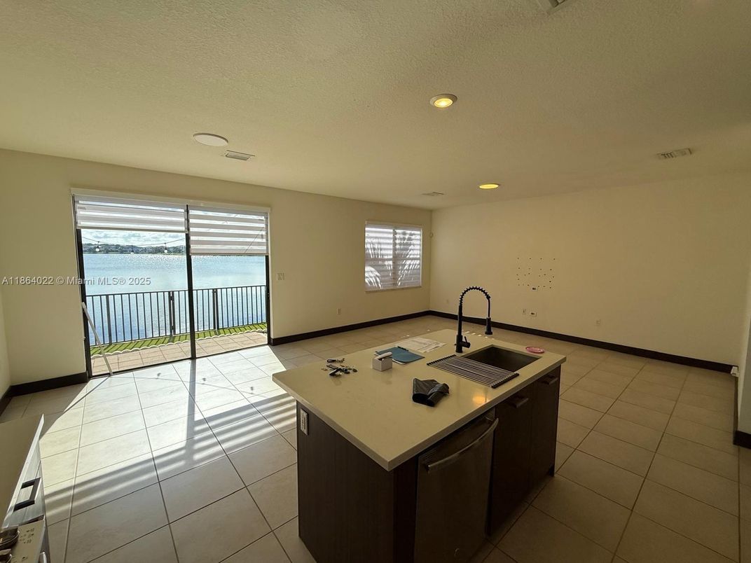 Interior, Kitchen, Recessed Lighting, Water