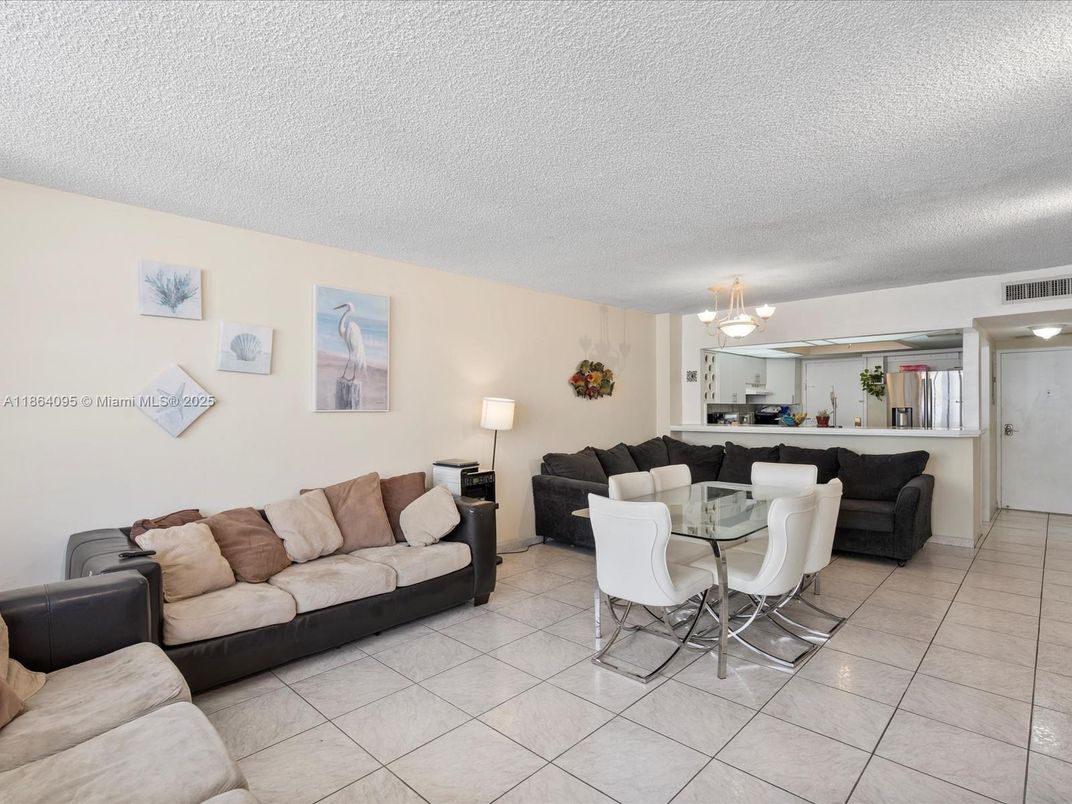 Chandelier, Dining room, Interior, Living room