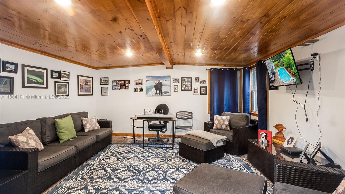 Home Office, Interior, Living room, Recessed Lighting, Wooden Ceilings