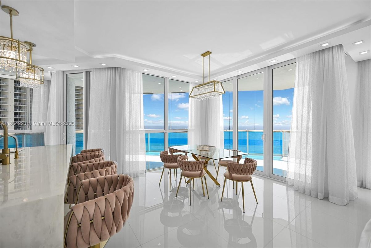 Chandelier, Dining room, Interior, Pendant Lights, Recessed Lighting, Water