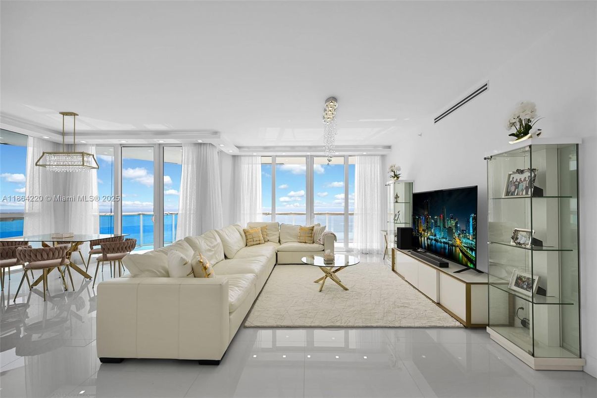 Dining room, Interior, Living room, Pendant Lights, Water