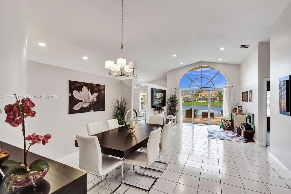 Chandelier, Dining room, Interior, Recessed Lighting, Water