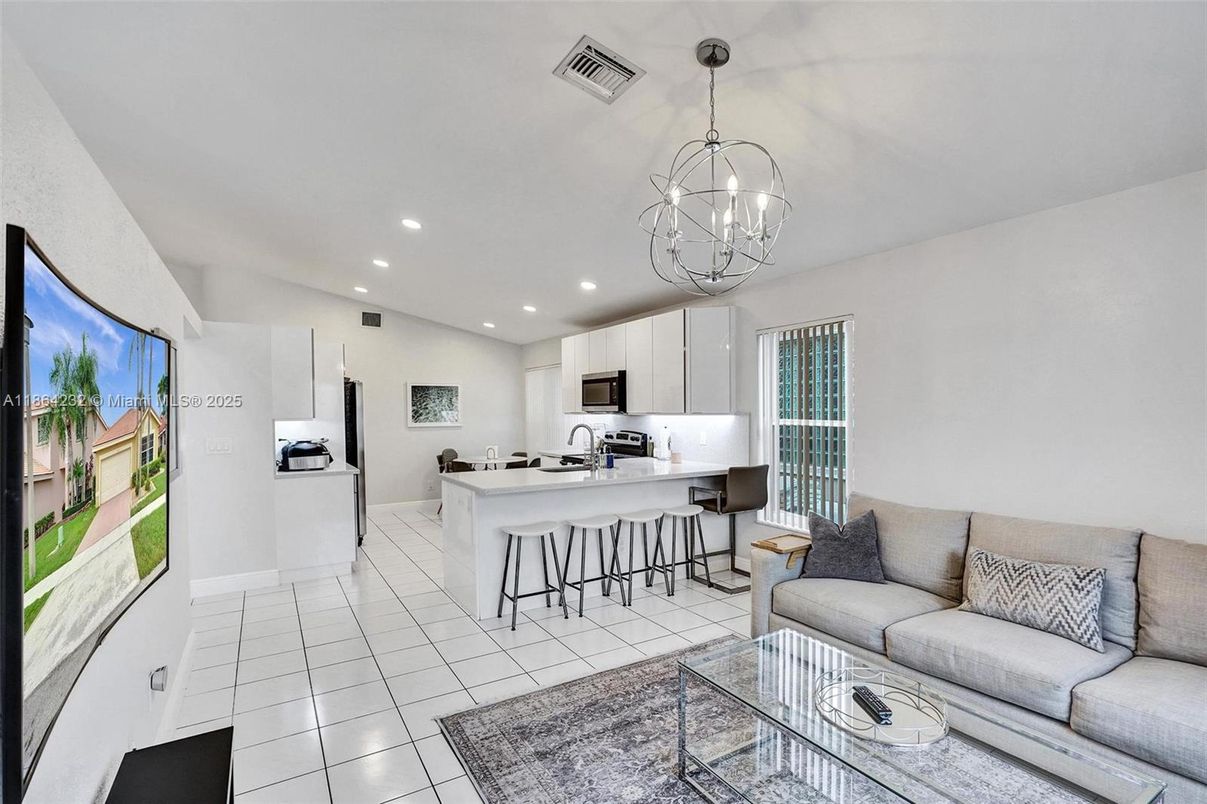 Interior, Kitchen, Living room, Pendant Lights, Recessed Lighting, Stainless Steel Appliances