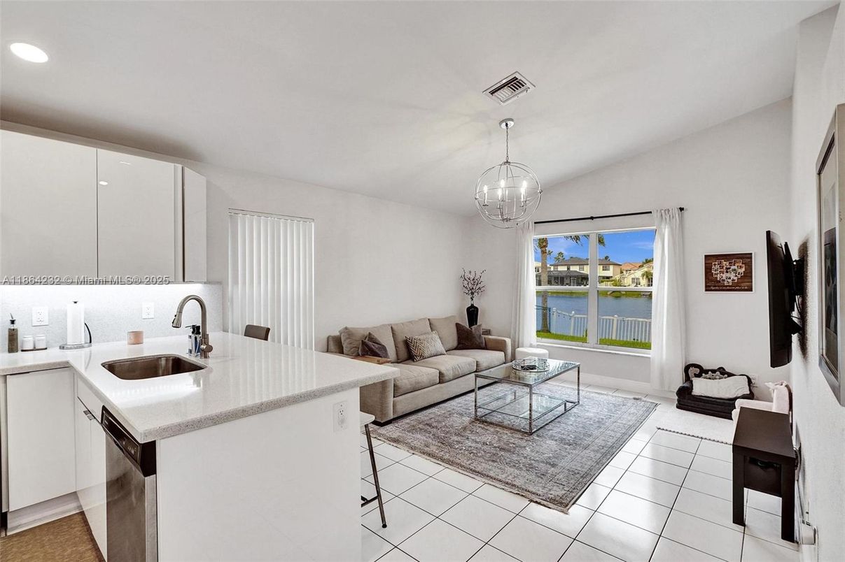 Chandelier, Interior, Living room, Pendant Lights, Recessed Lighting, Water