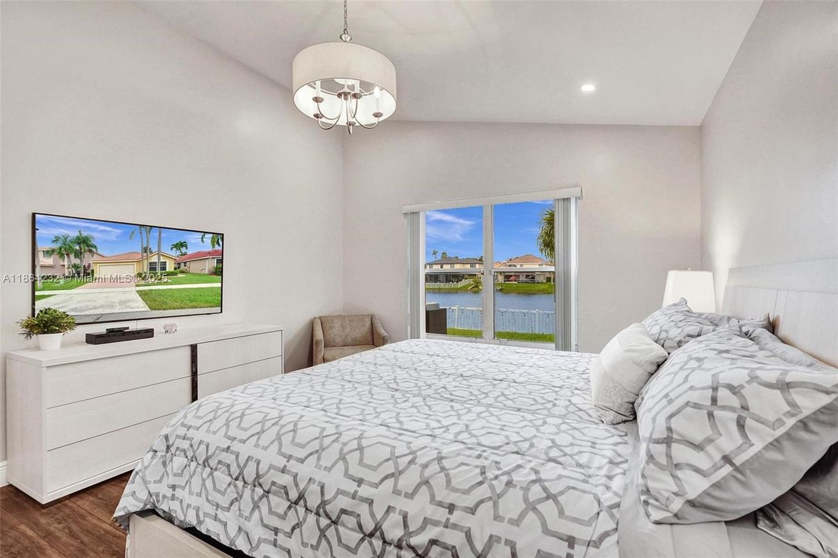 Bedroom, Interior, Pendant Lights, Recessed Lighting, Water, Wood Texture Flooring