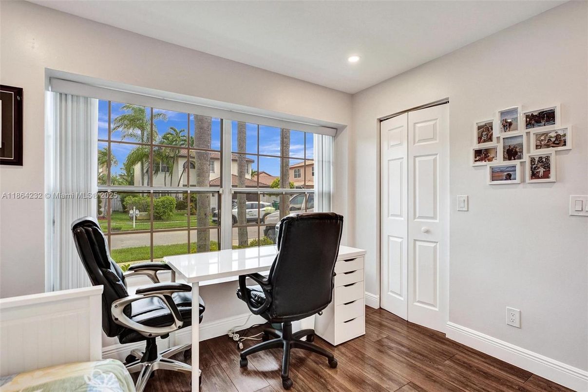 Home Office, Interior, Recessed Lighting, Wood Texture Flooring