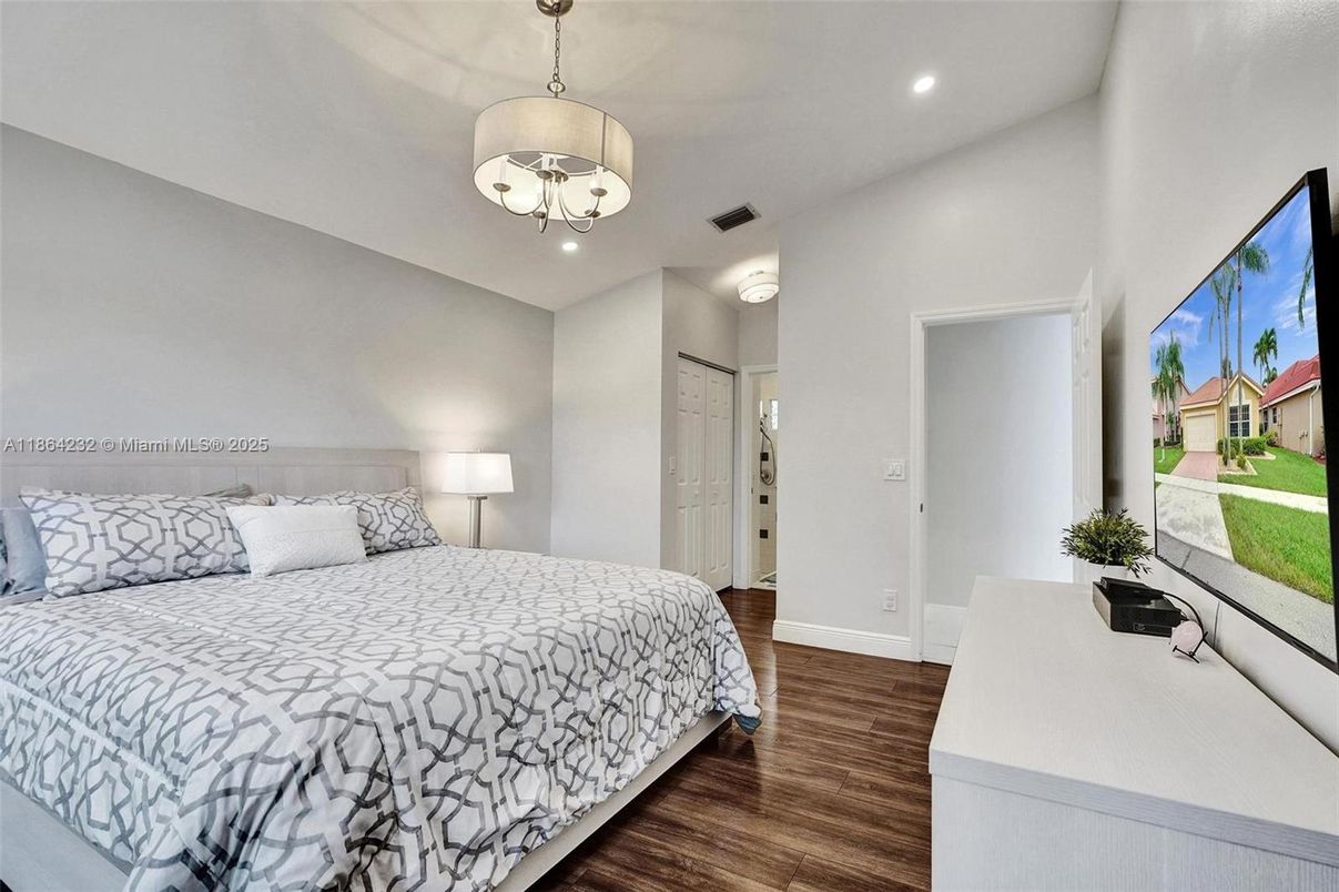 Bedroom, Interior, Pendant Lights, Recessed Lighting, Wood Texture Flooring